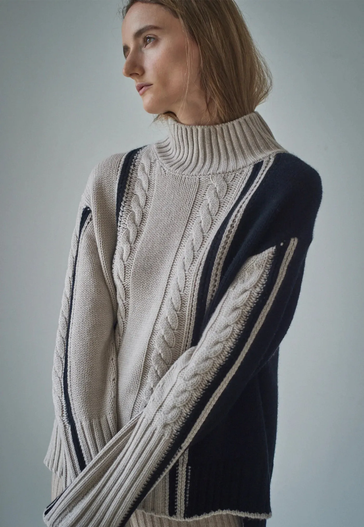 ALEGER No 114 - Cashmere Blend Colour Block Cable Knit - SHELL/BLACK