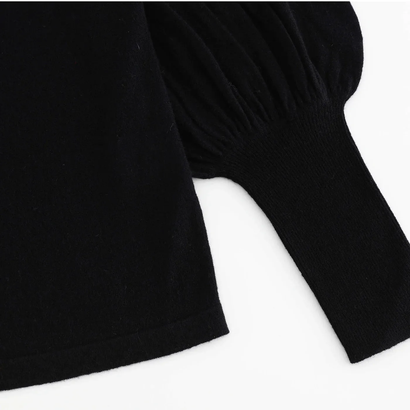 ALEGER No 33 Cashmere Blend Bell Sleeve Crew - BLACK