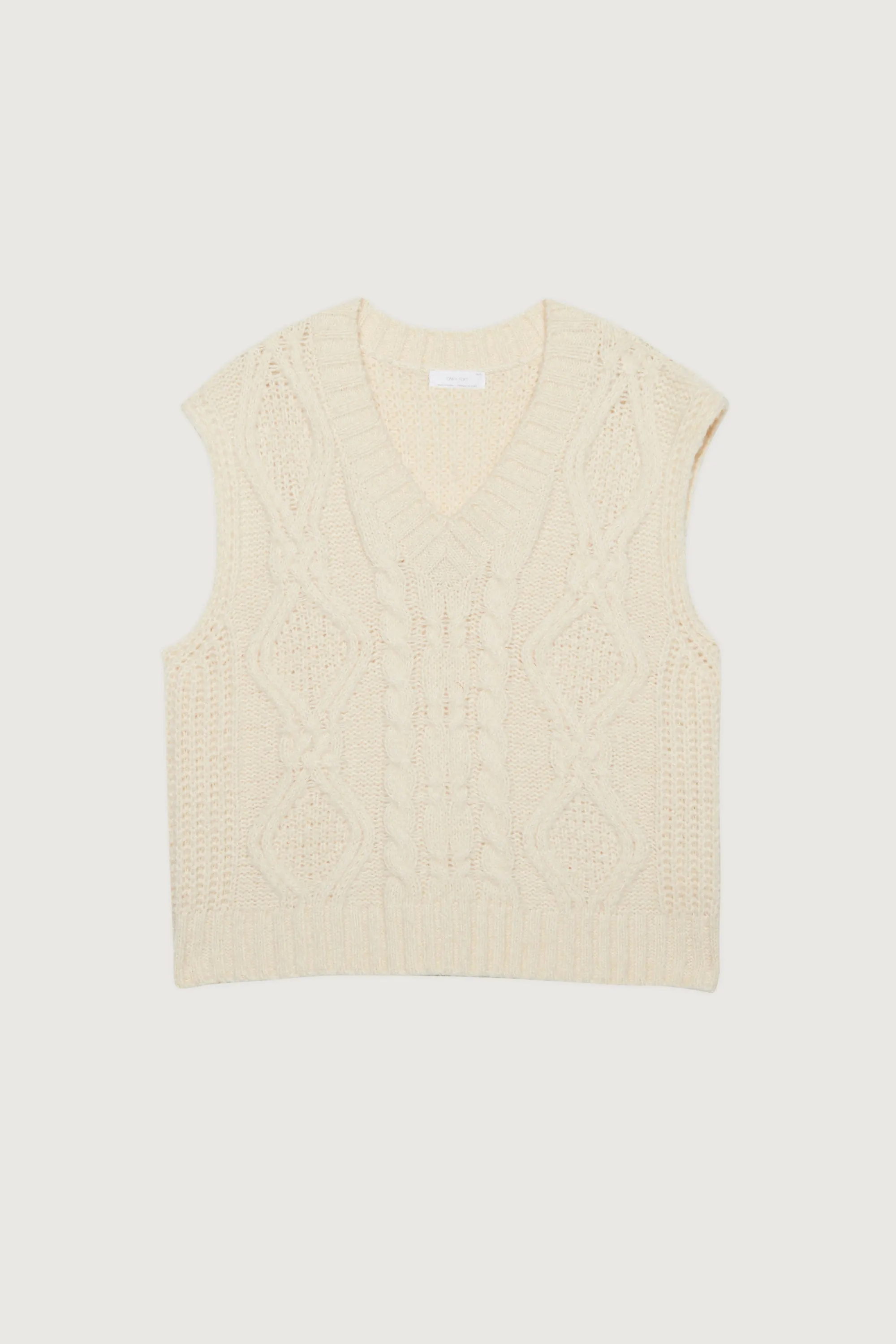 CABLE KNIT VEST