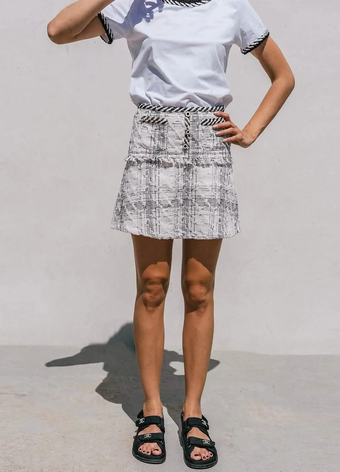 Chic Ambre Tweed Mini Skirt with Stylish Pocket Details